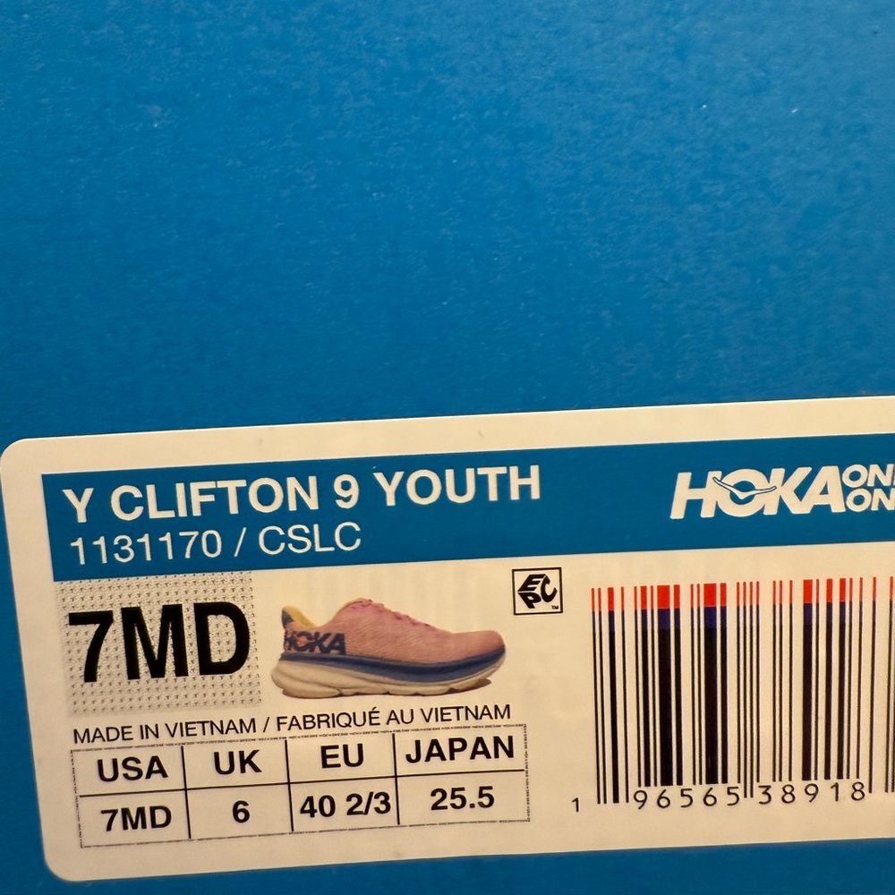 Hoka Y clifton 9 youth sz 7. or women’s  8-8 1/2
